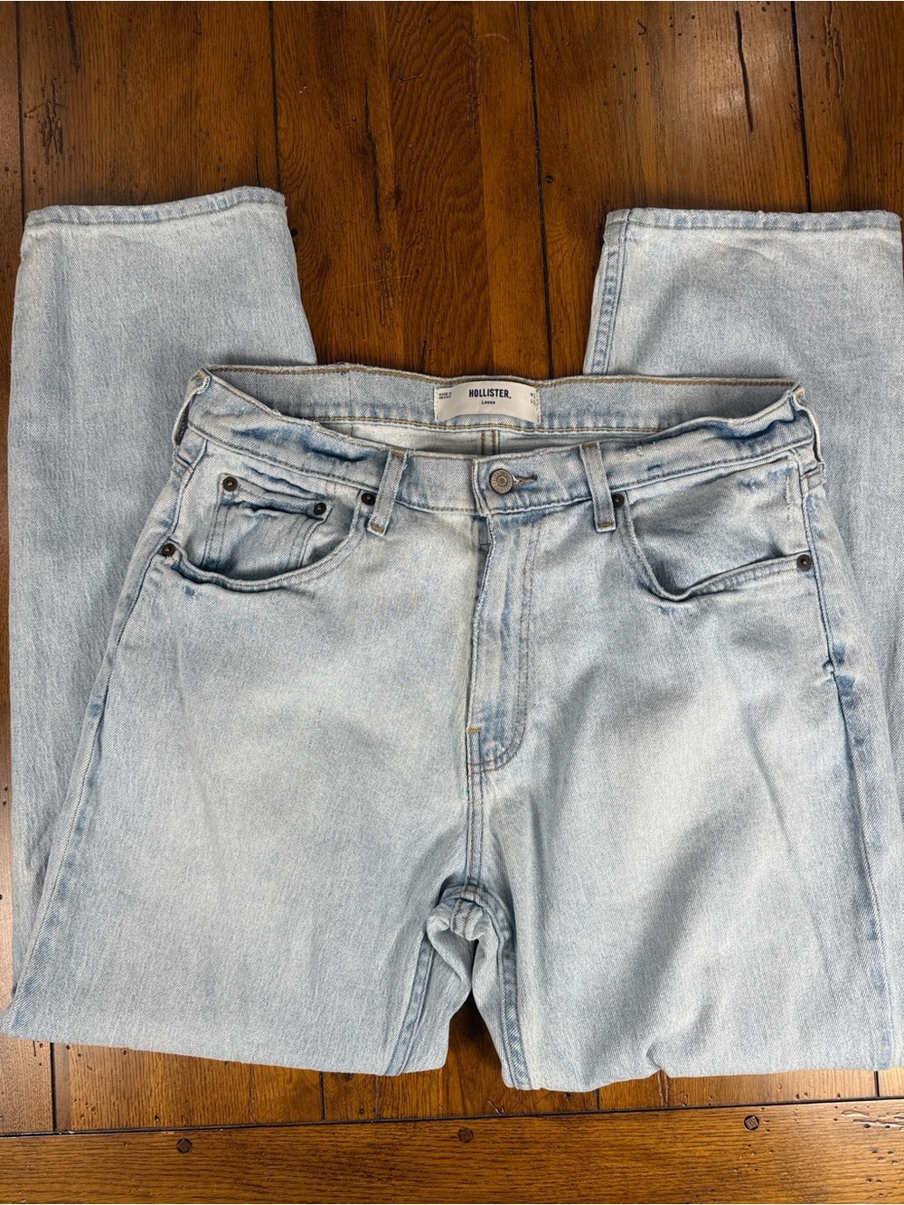 Hollister Men’s Loose Fit Light Wash Jeans Size 32